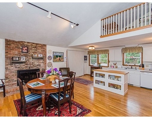 422 Dutton Rd, Sudbury, MA 01776 - photo 1