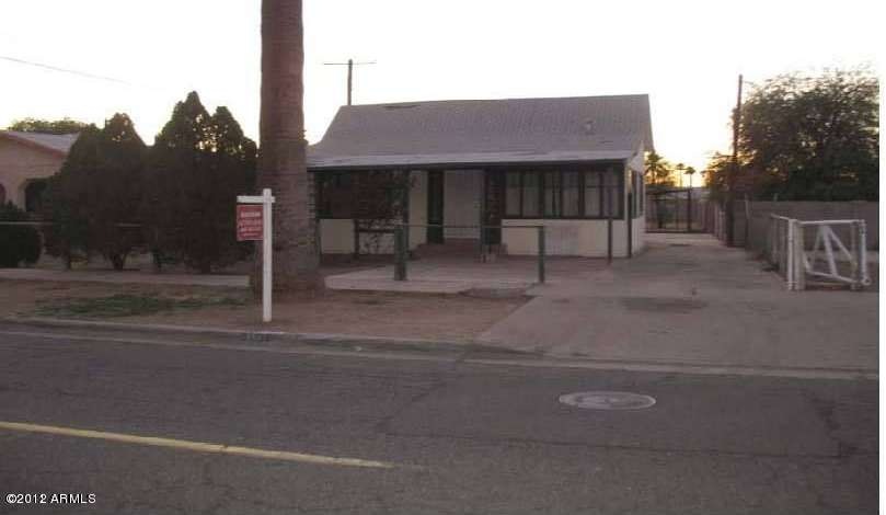 pic - Facade of 11th St Home