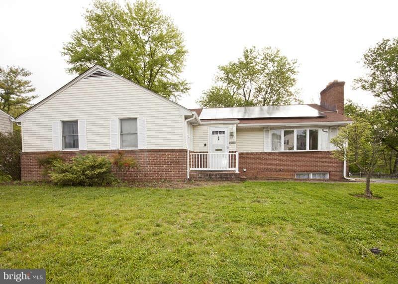 8209 Thornton Rd, Towson, MD 21204 - photo 1