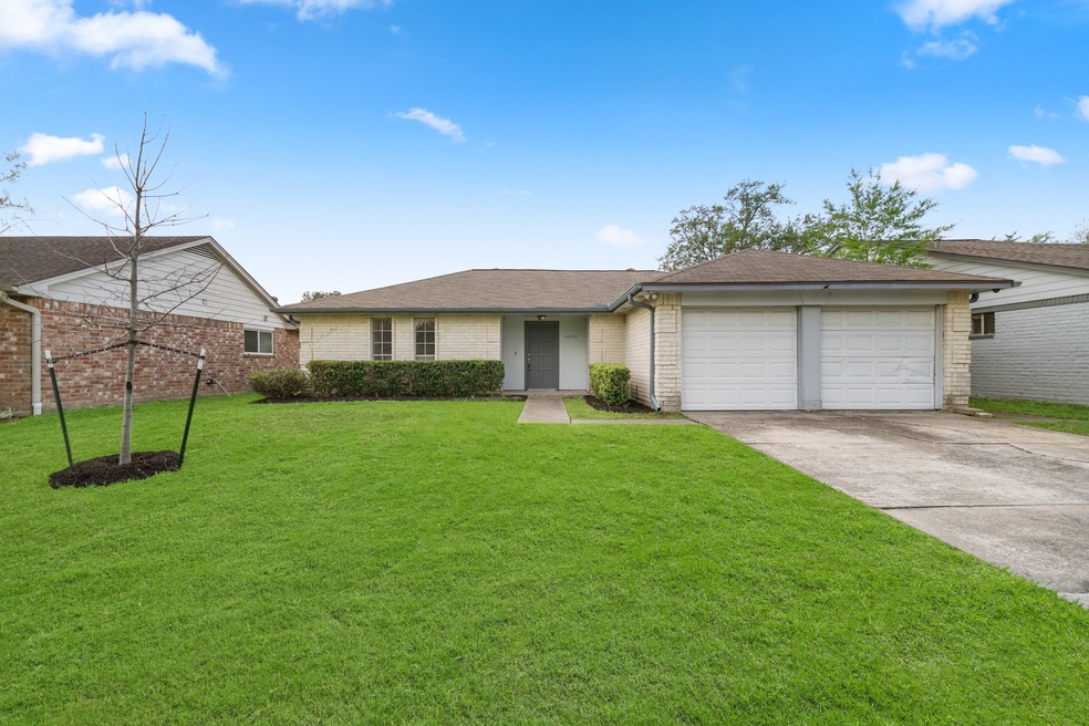 16426 Tibet Rd, Friendswood, TX 77546 - photo 1