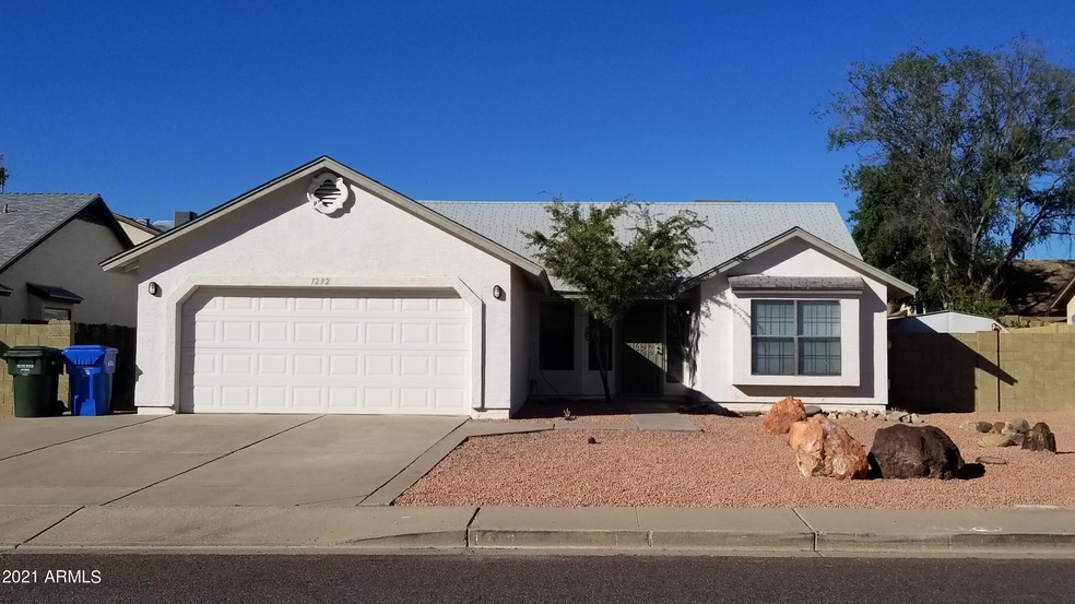 1232 E Wescott Dr Front photo
