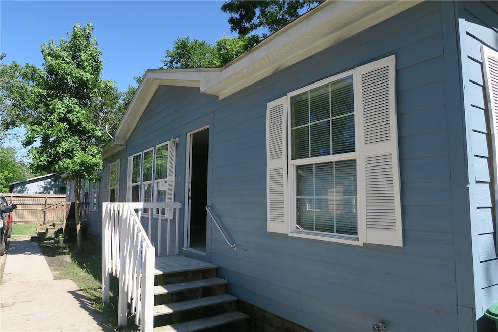 6806 Covington Dr, Houston, TX 77091 - photo 1