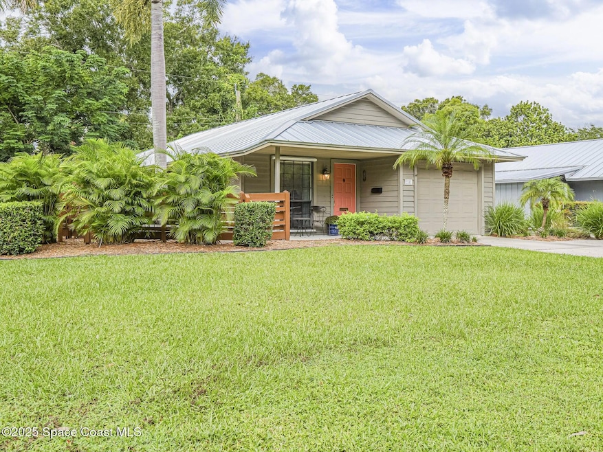 2103 31st Ave, Vero Beach, FL 32960 - photo 1