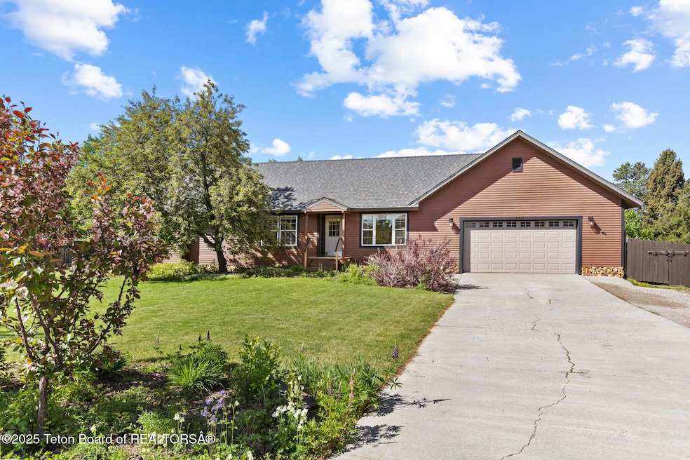 For Sale $998,400 • Co-Listing Agent