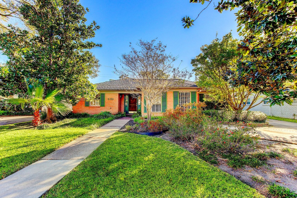 6159 Meadow Lake Ln, Houston, TX 77057 - photo 1