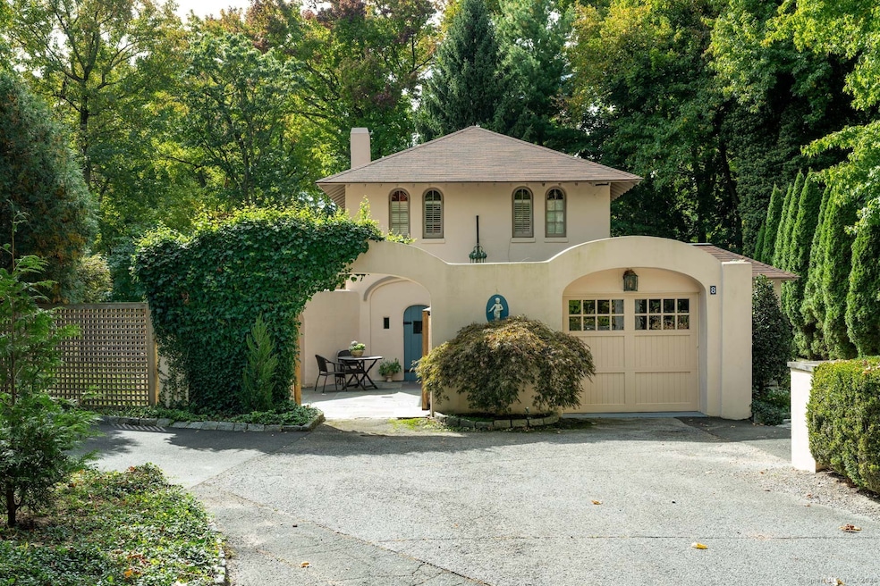 Known as one of the first homes built in Tokeneke,