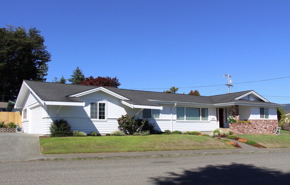 2001 Cypress Loop, Fortuna