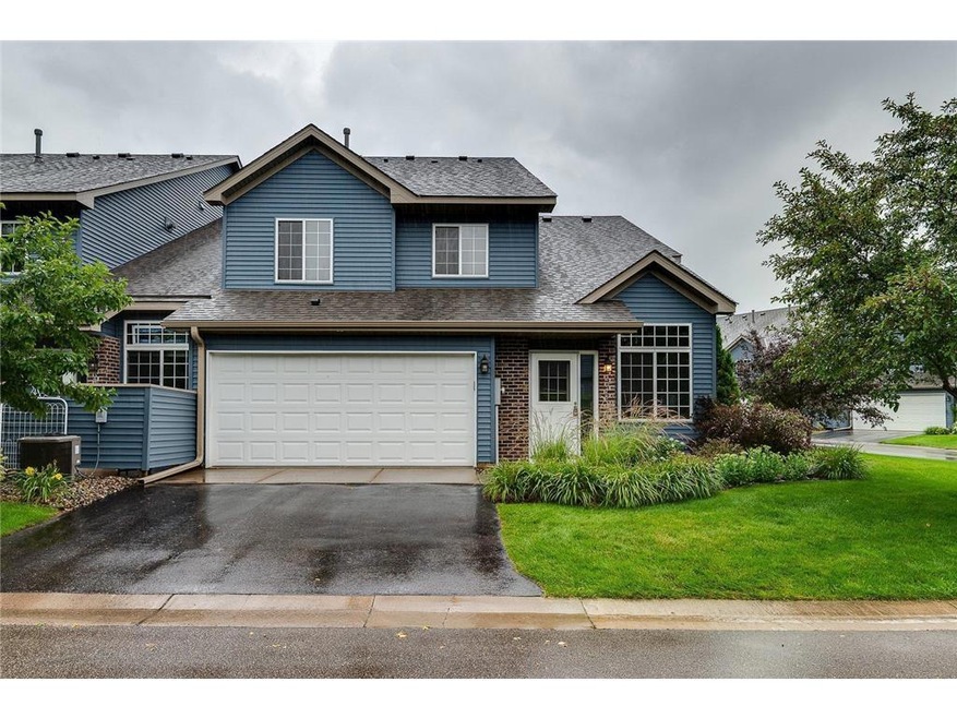 2078-Willow-Cir-Select28-001