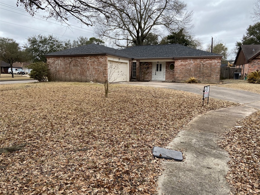 7203 Fairway Ct, Houston, TX 77088 - photo 1