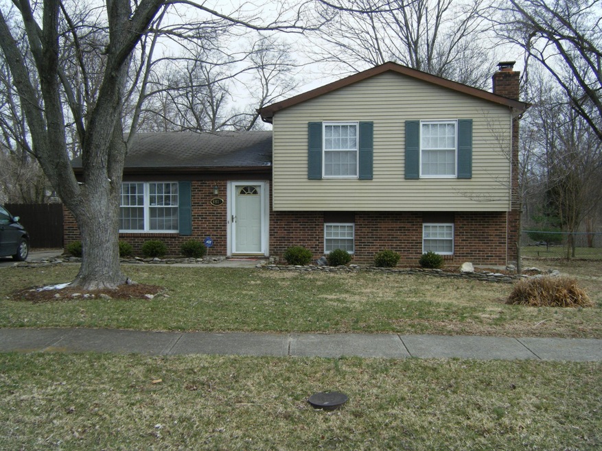 8815 Old Ironsides Dr, Louisville, KY 40228 - photo 1