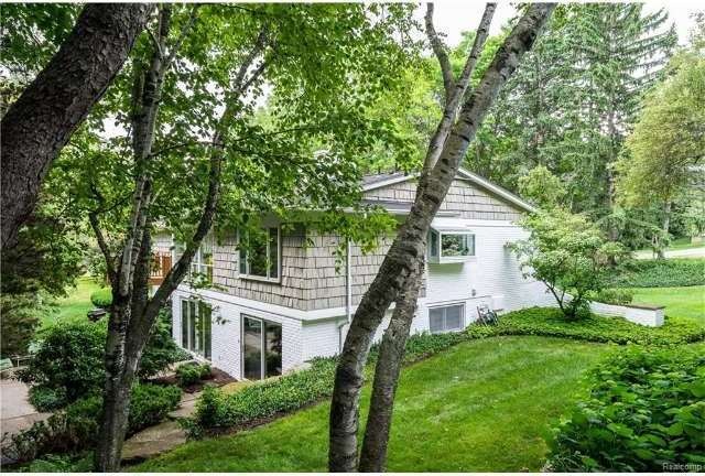 4690 Pickering Rd, Bloomfield Hills, MI 48301 - photo 1
