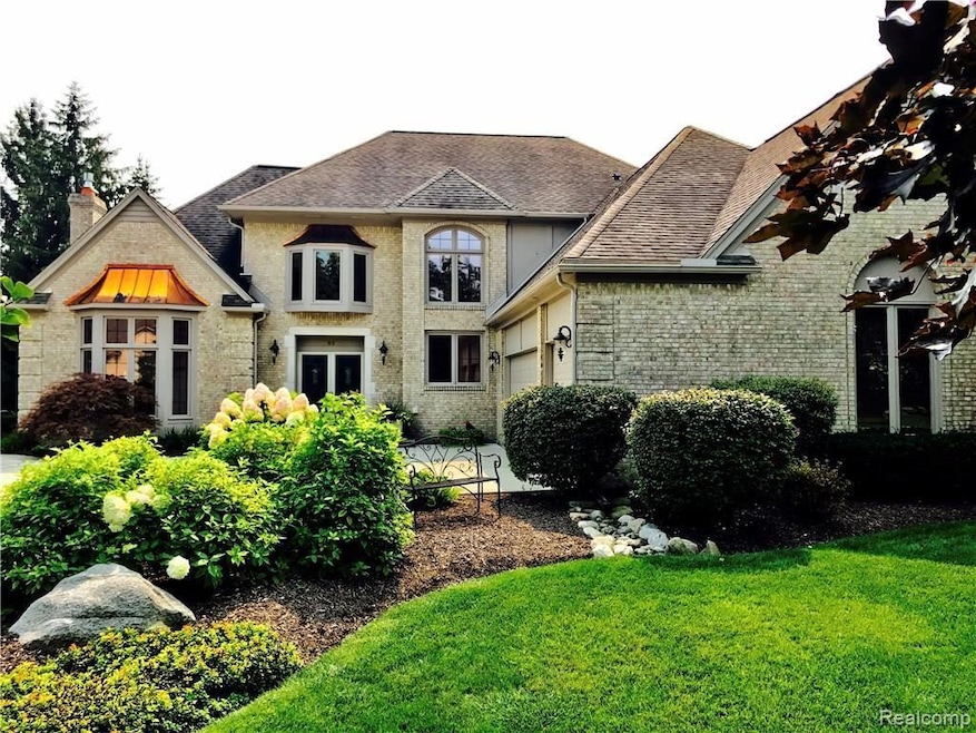 3691 Merriweather Ln, Rochester Hills, MI 48306 - photo 1