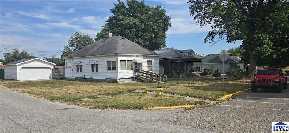 1059 Blackman St, Clinton, IN 47842 - photo 1