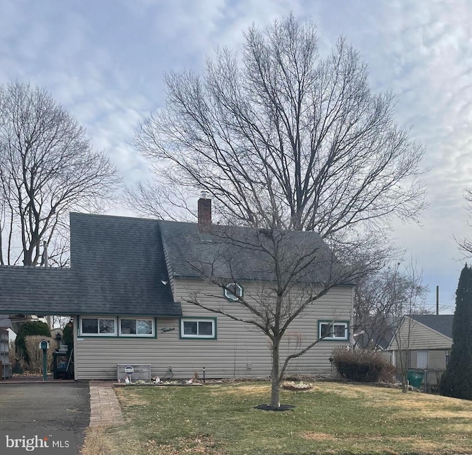 12 Honeysuckle Ln, Levittown, PA 19055 - photo 1