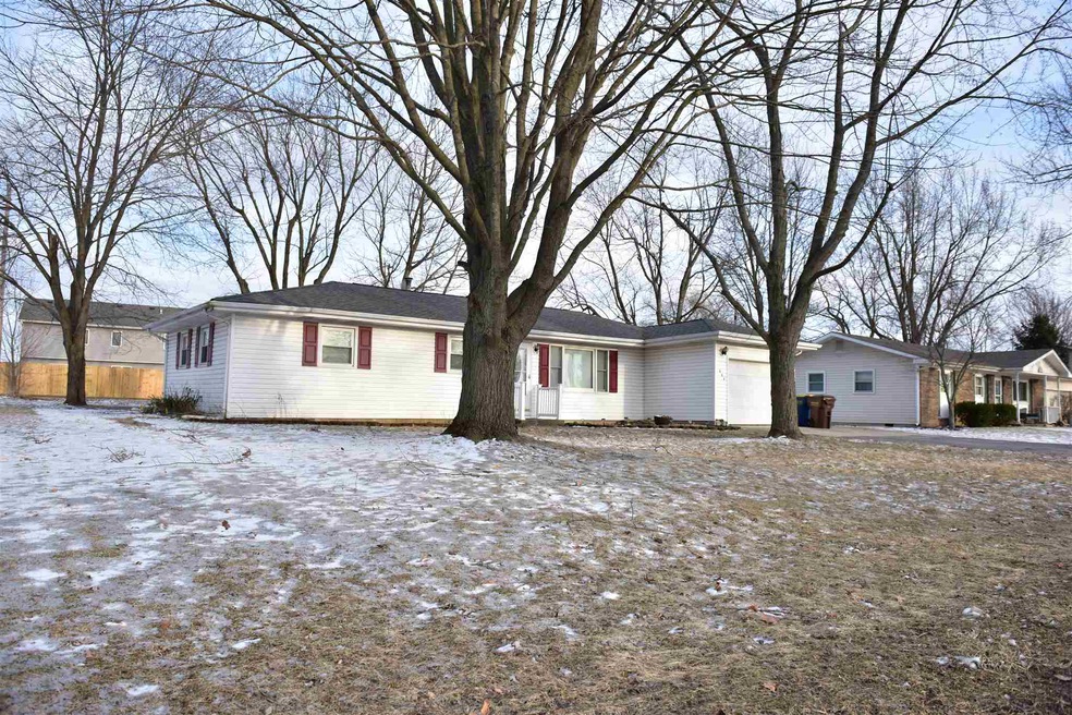 608 Maxine Dr, Ossian, IN 46777 - photo 1