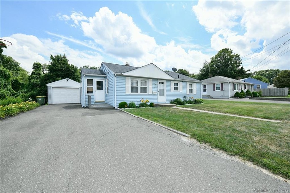 195 Anna Ave, Waterbury, CT 06708 - photo 1