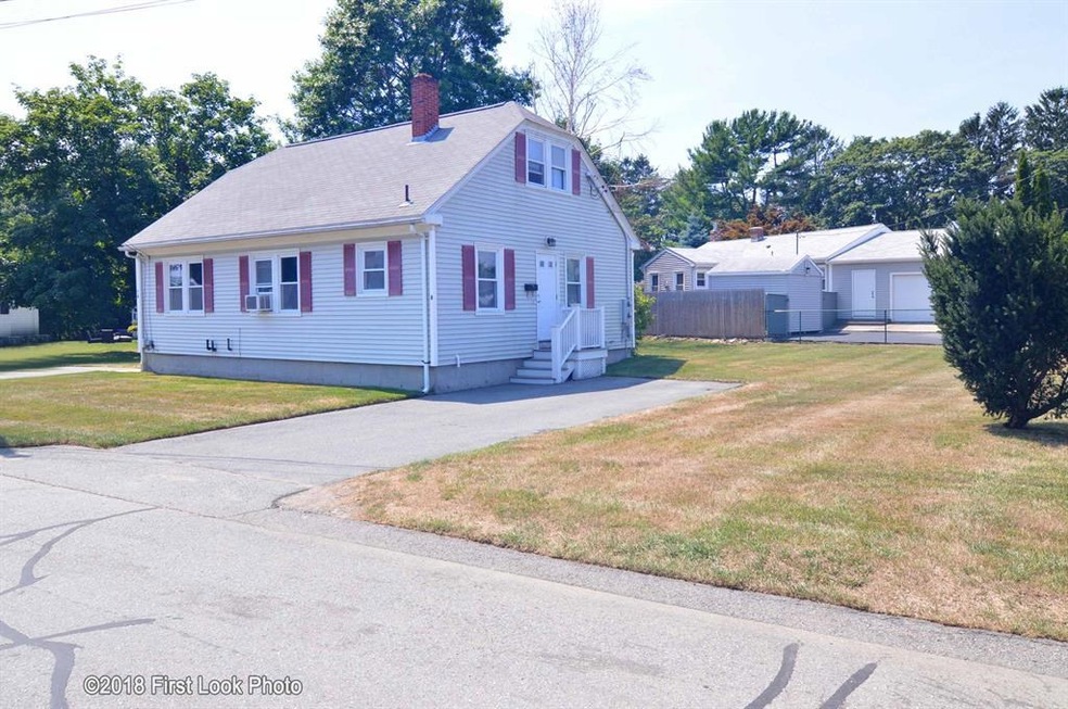 7 Rego Rd unit B, Middletown, RI 02842 - photo 1