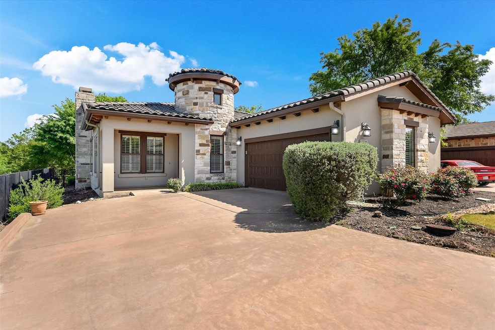 Mediterranean / spanish-style house with a tiled 