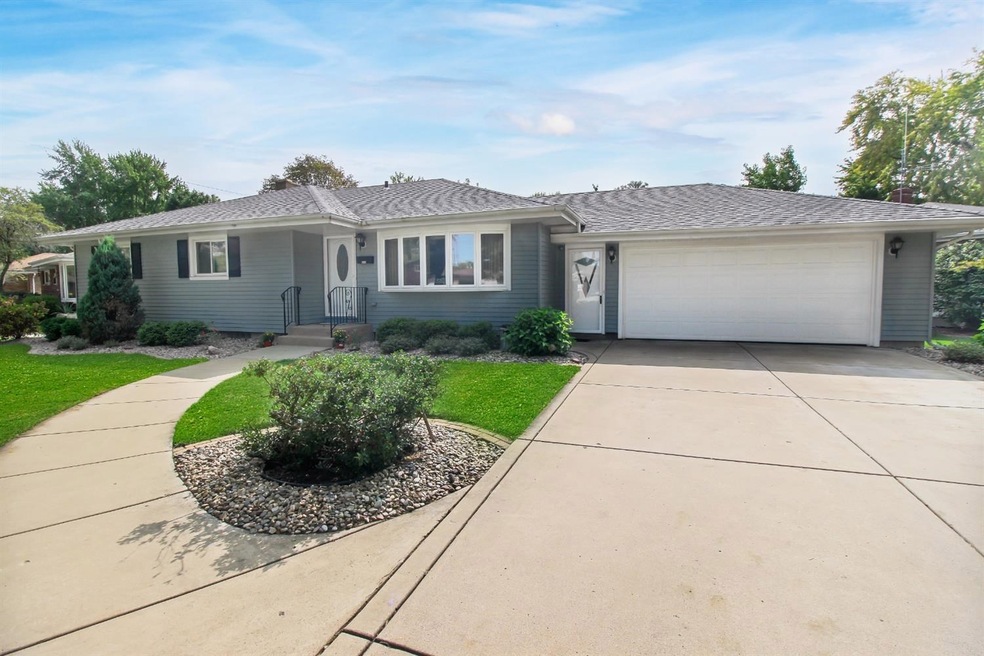 3048 Hess Dr, Highland, IN 46322 - photo 1