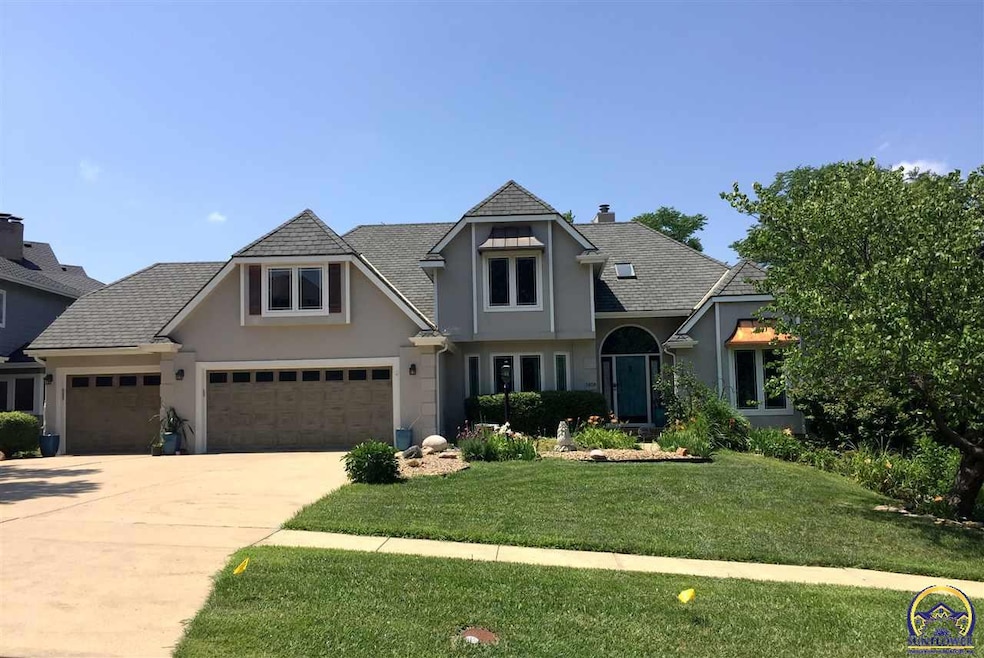 5808 SW Clarion Ln, Topeka, KS 66610 - photo 1