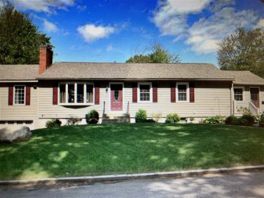 139 Mayflower Dr, Manchester, NH 03104 - photo 1