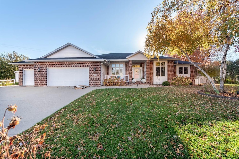 125 Thissen Ct, Mankato, MN 56001 - photo 1