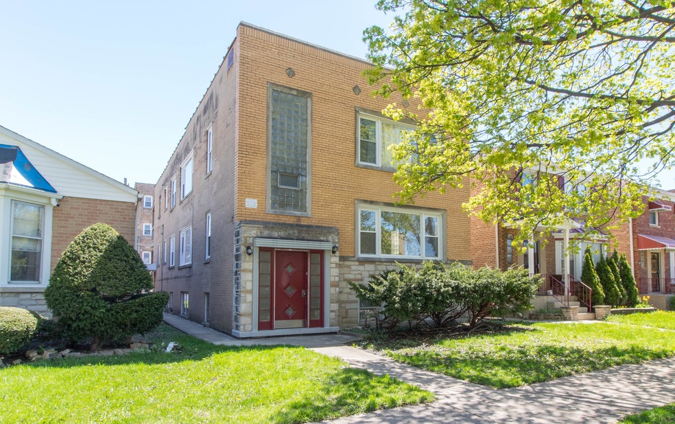 6207 N Richmond St unit 2, Chicago, IL 60659 - photo 1