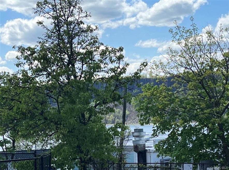 16 Spring St unit 1A, Hastings On Hudson, NY 10706 - photo 1