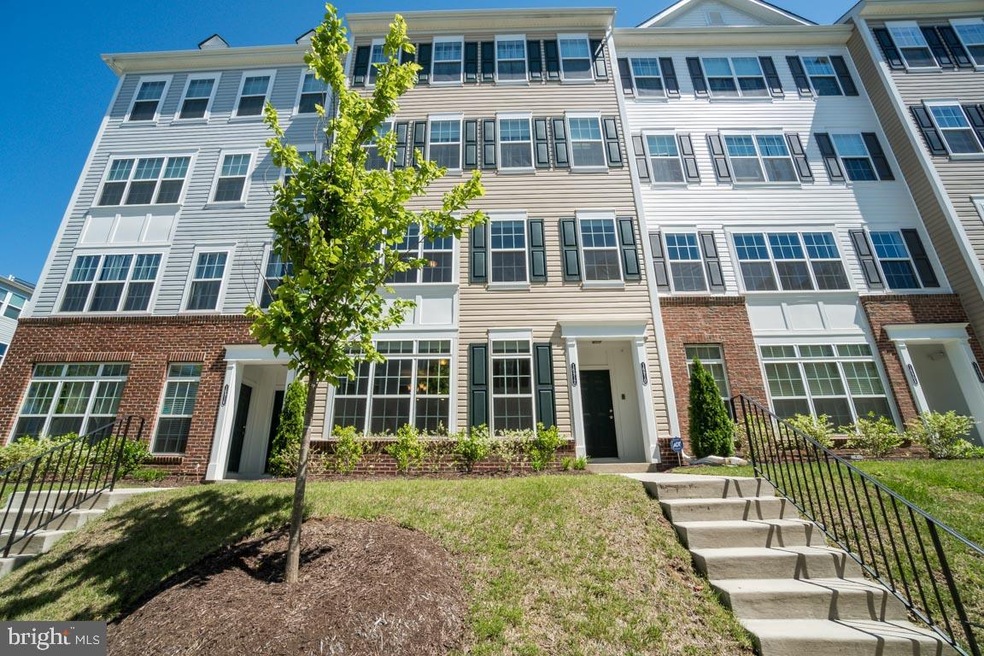 16912 Porters Inn Dr unit 63, Dumfries, VA 22026 - photo 1