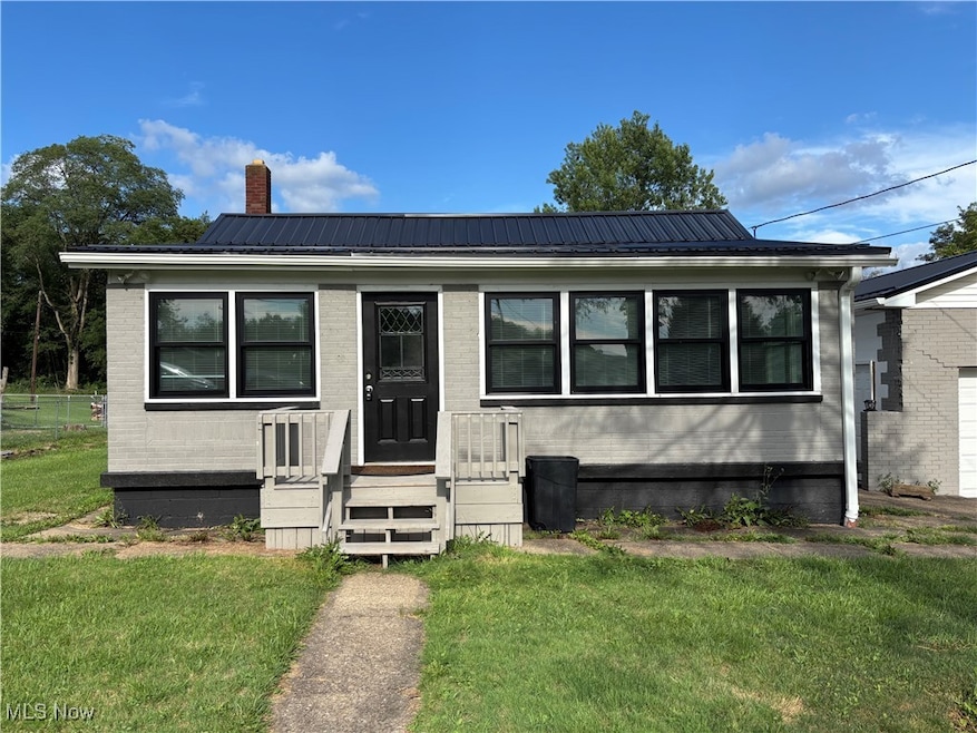 345 Ritchie Ave, Weirton, WV 26062 - photo 1