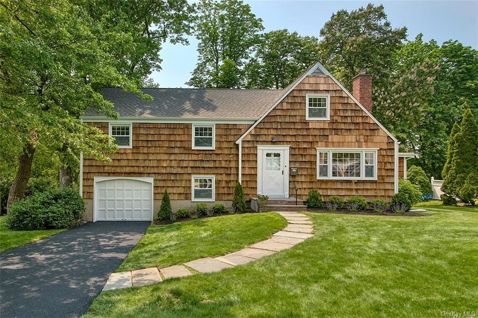 9 Barrett Ln, Port Chester, NY 10573 - photo 1