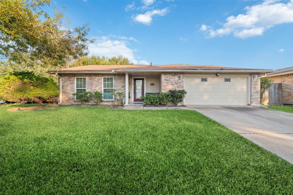 15711 Danford Dr, Houston, TX 77053 - photo 1