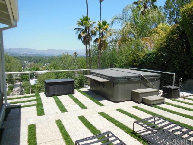 22675 Macfarlane Dr, Woodland Hills, CA 91364 - photo 1