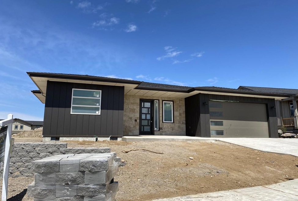 4637 SW Antelope Ave, Redmond, OR 97756 - photo 1