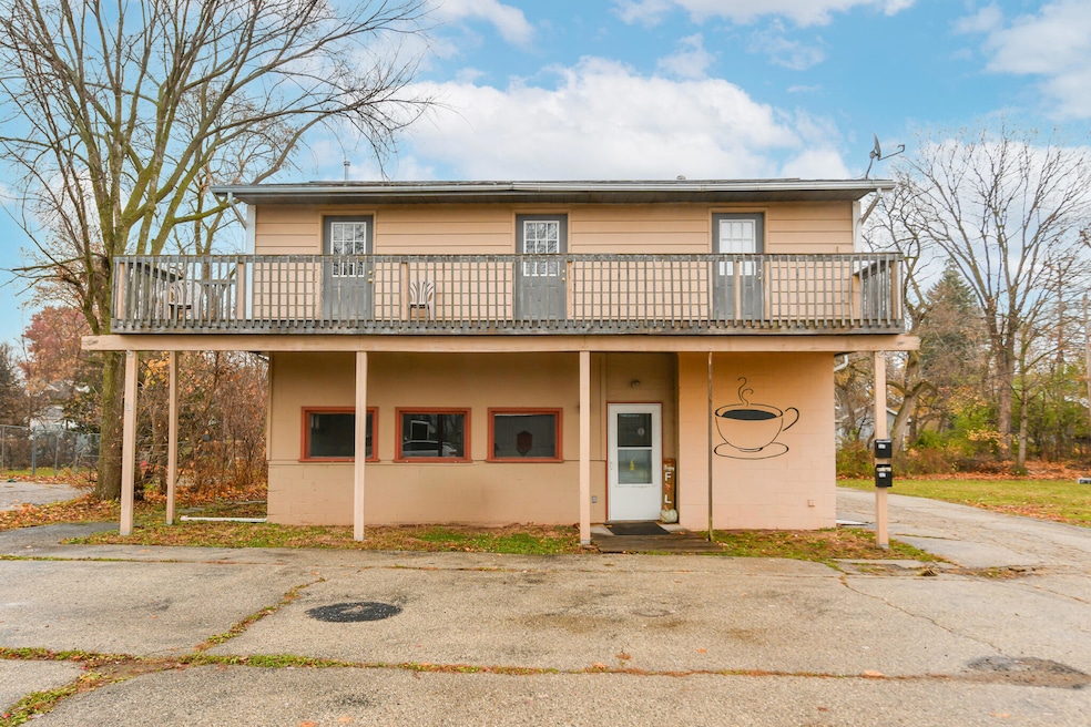 337 S 8th St, Delavan, WI 53115 - photo 1