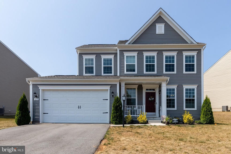 239 Creekwood Dr, Greencastle, PA 17225 - photo 1