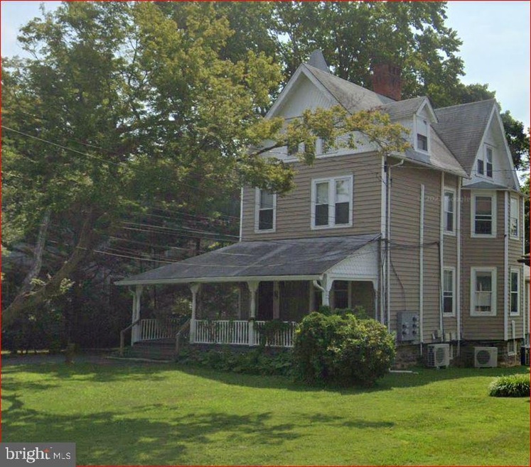 Sold $990,000 • Co-Listing Agent