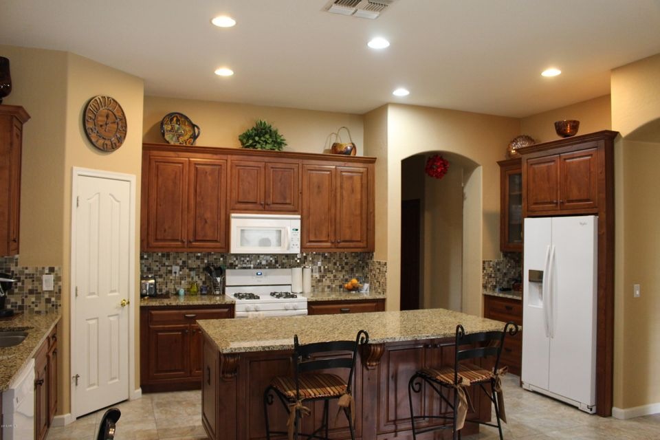 10451 E Irwin Cir unit 2, Mesa, AZ 85209 - photo 1