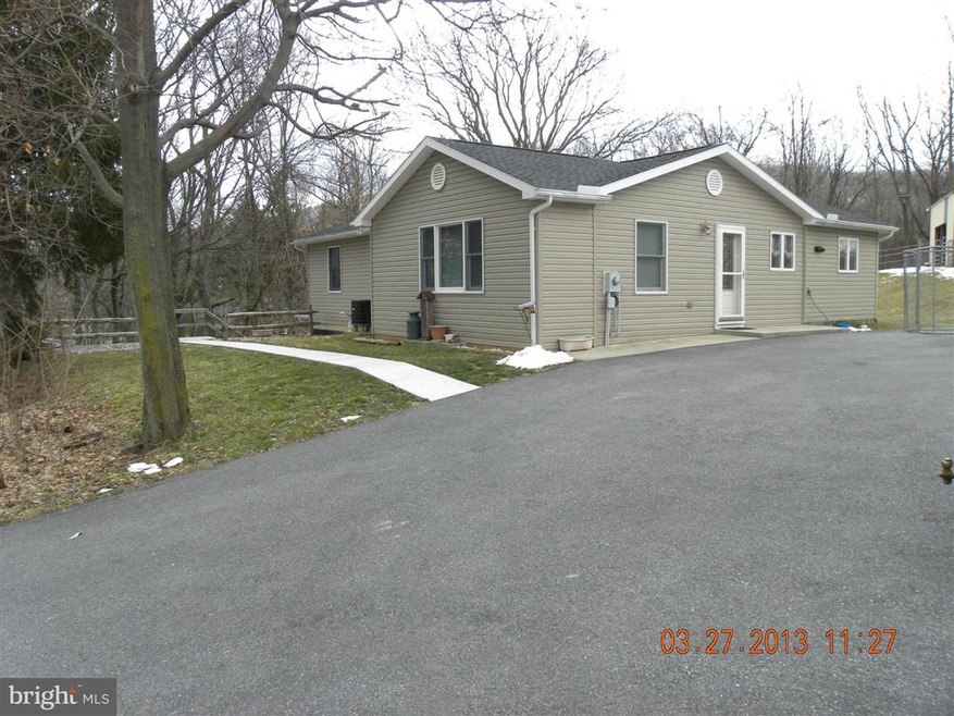 22920 Berry Cir, Smithsburg, MD 21783 - photo 1