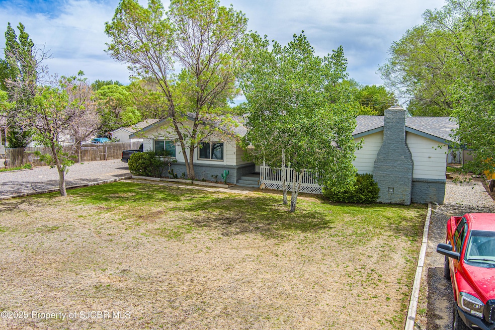 508 N Island St, Bloomfield, NM 87413 - photo 1