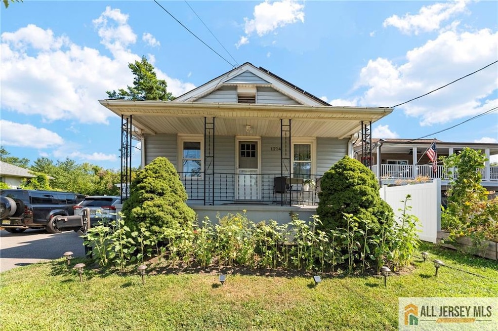 Under Contract $379,000