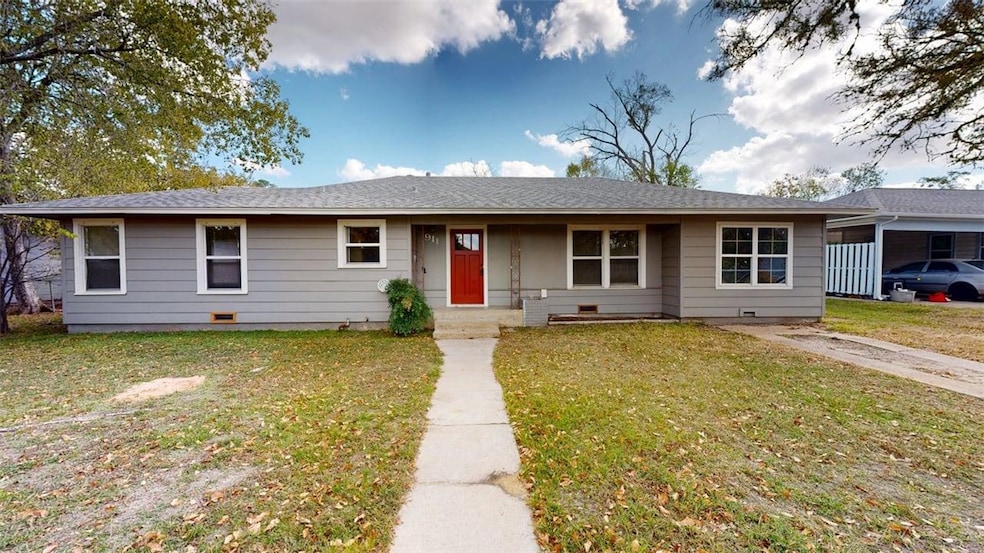 Ranch-style house featuring a front yard and crawl space