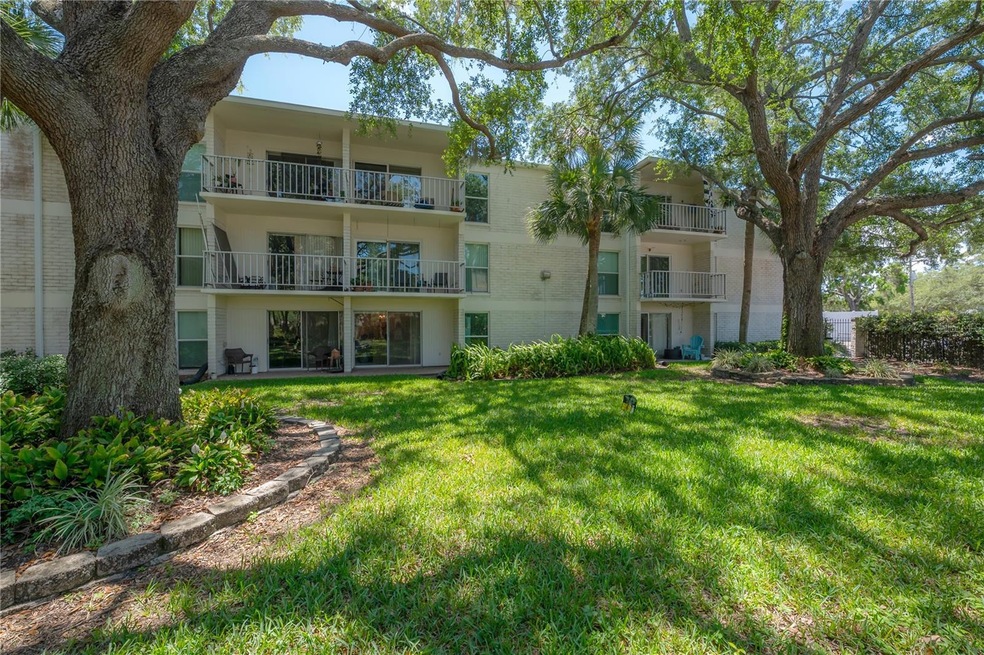 Bayshore Trace building exterior