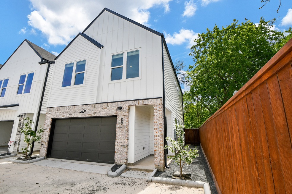 821 Martin St, Houston, TX 77018 - photo 1