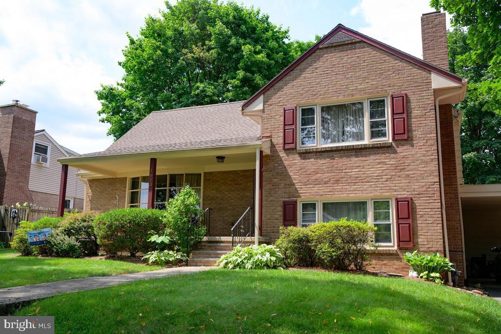 1613 Dauphin Ave, Reading, PA 19610 - photo 1