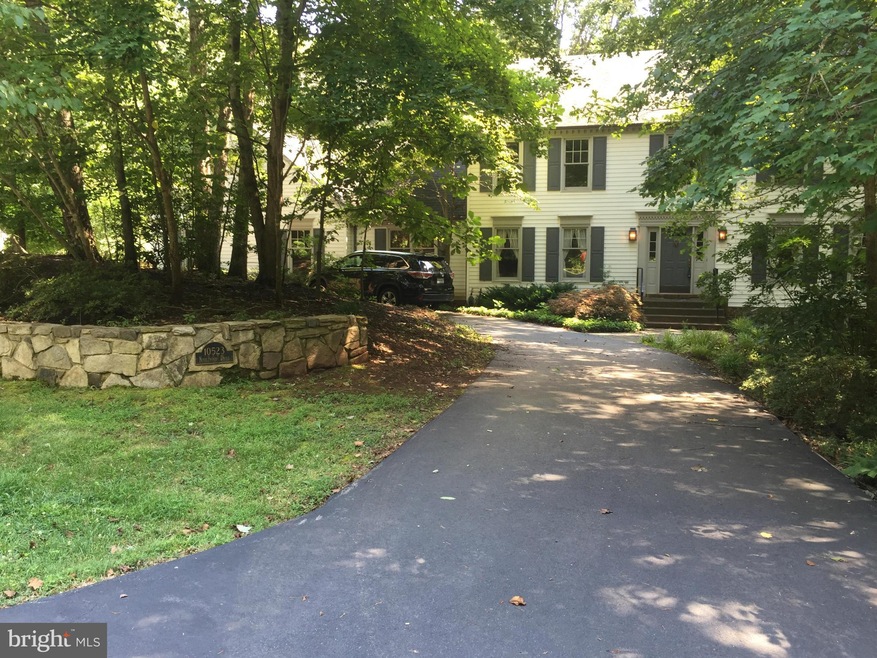 10523 Knollwood Dr, Manassas, VA 20111 - photo 1