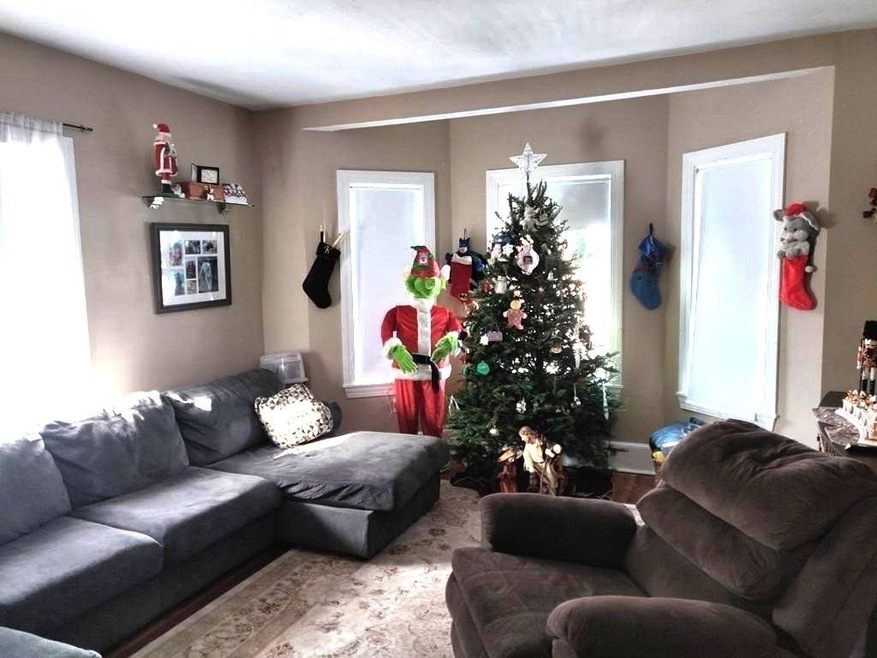 14 Middle St unit first-floor, Newton, MA 02458 - photo 1