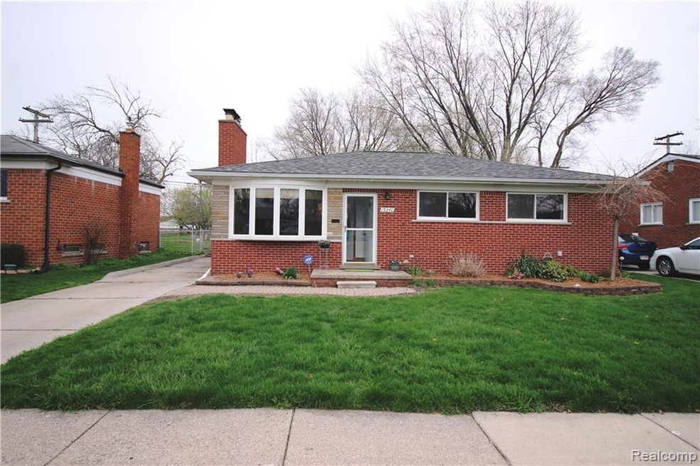 15340 Hill Ct, Roseville, MI 48066 - photo 1