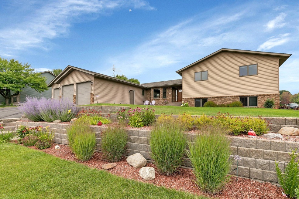 521 15th St N, Sauk Rapids, MN 56379 - photo 1