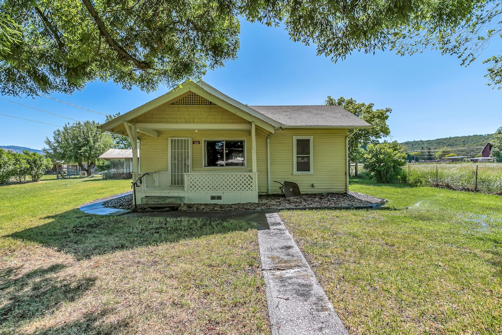 144 Reese Creek Rd, Eagle Point, OR 97524 - photo 1